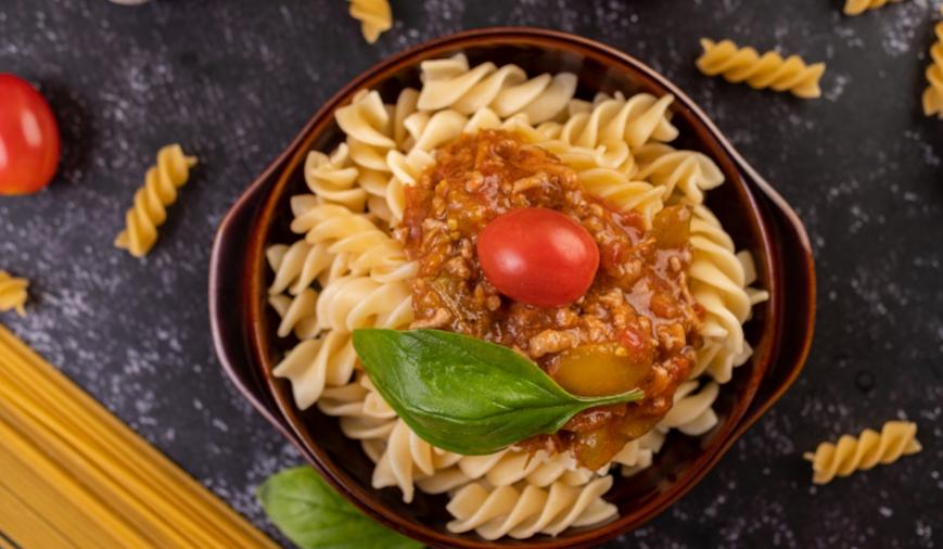 چگونه با خوردن غذای کمتر کالری بیشتر دریافت کنیم